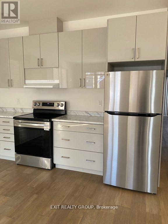 1 - 211 DUNDAS ST W, BUILDING B