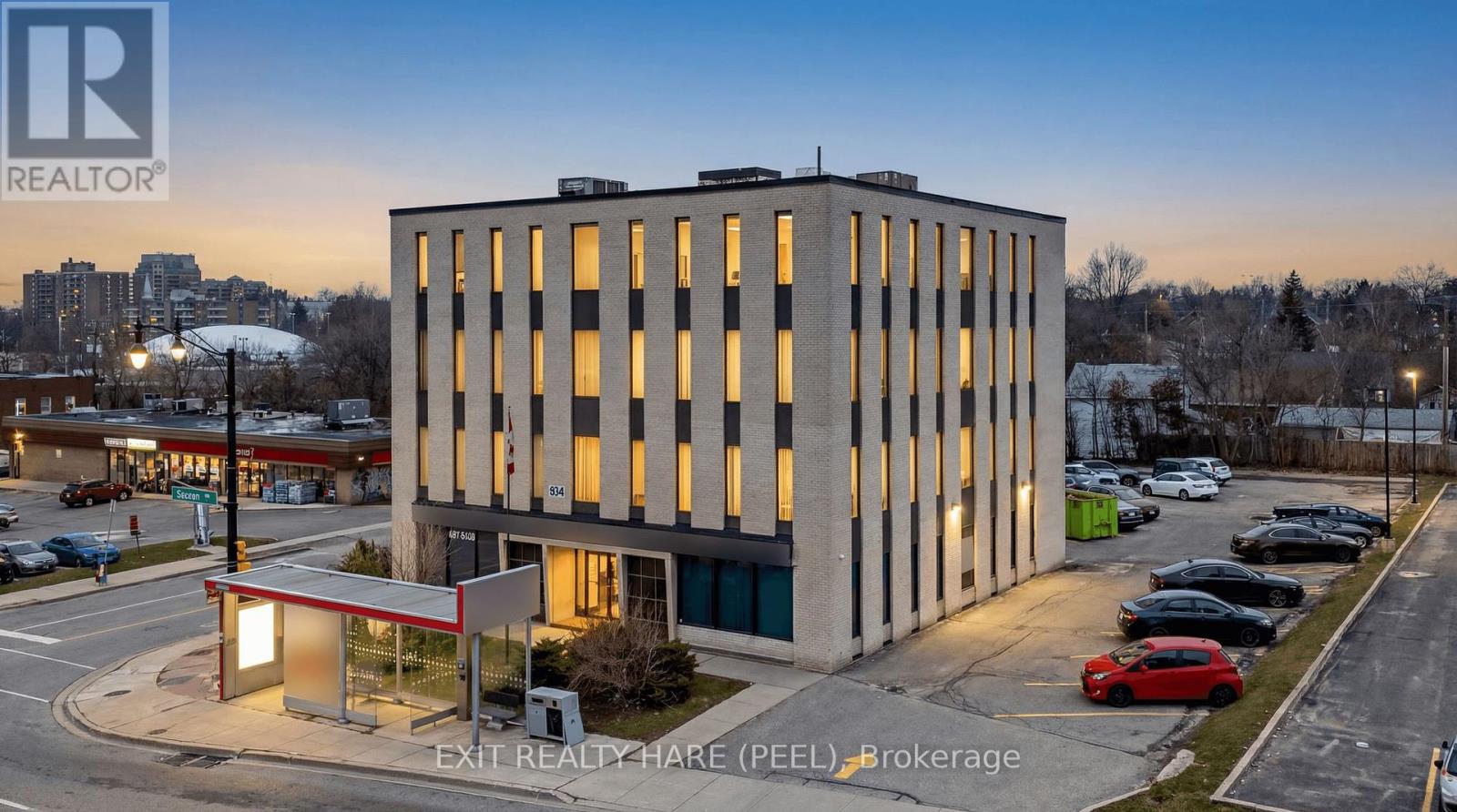 Photo 1 of 50 — 134 QUEEN STREET E, Brampton (Queen Street Corridor), ON L6V1B2