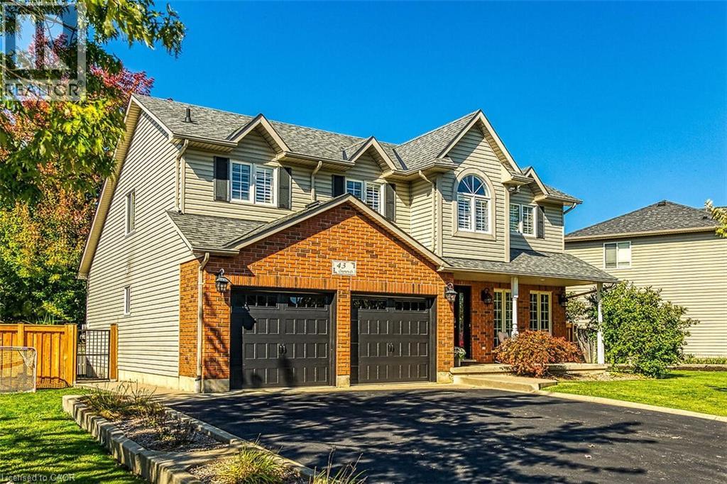 43 CLAYMORE Crescent