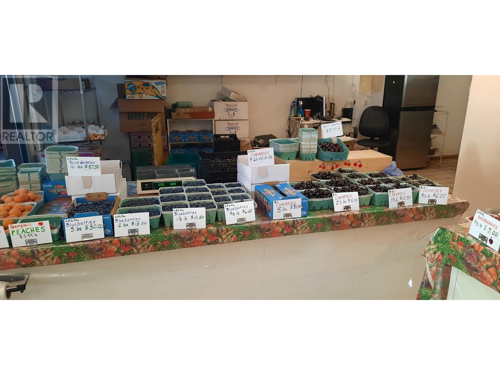 103 3711 DELBROOK AVENUE