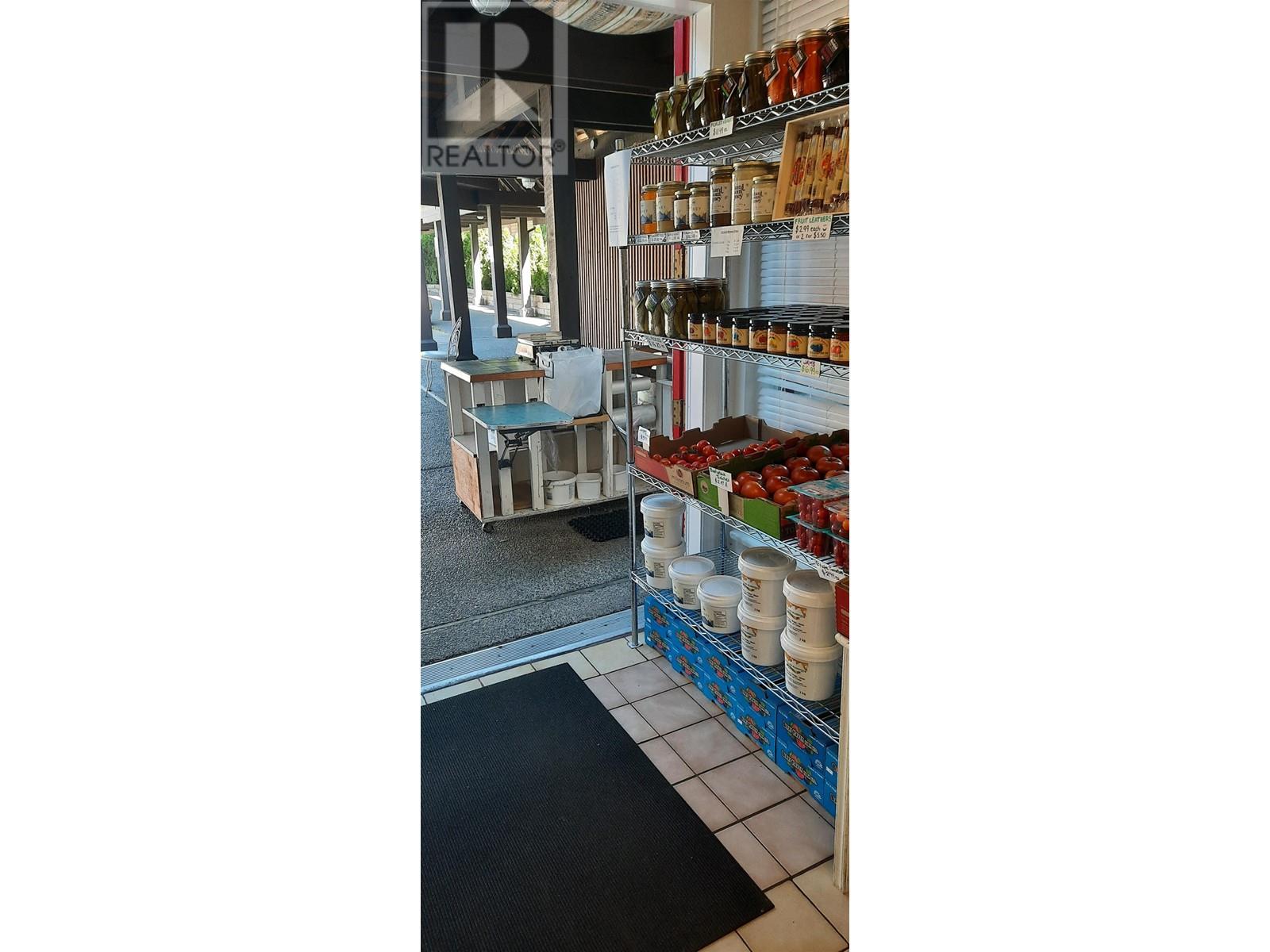 103 3711 DELBROOK AVENUE