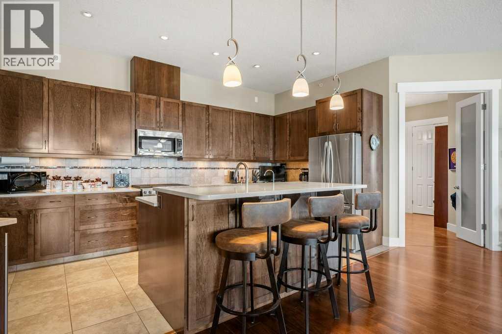 404, 4 Hemlock Crescent SW