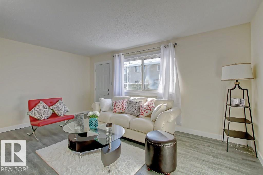 692 ABBOTTSFIELD RD NW