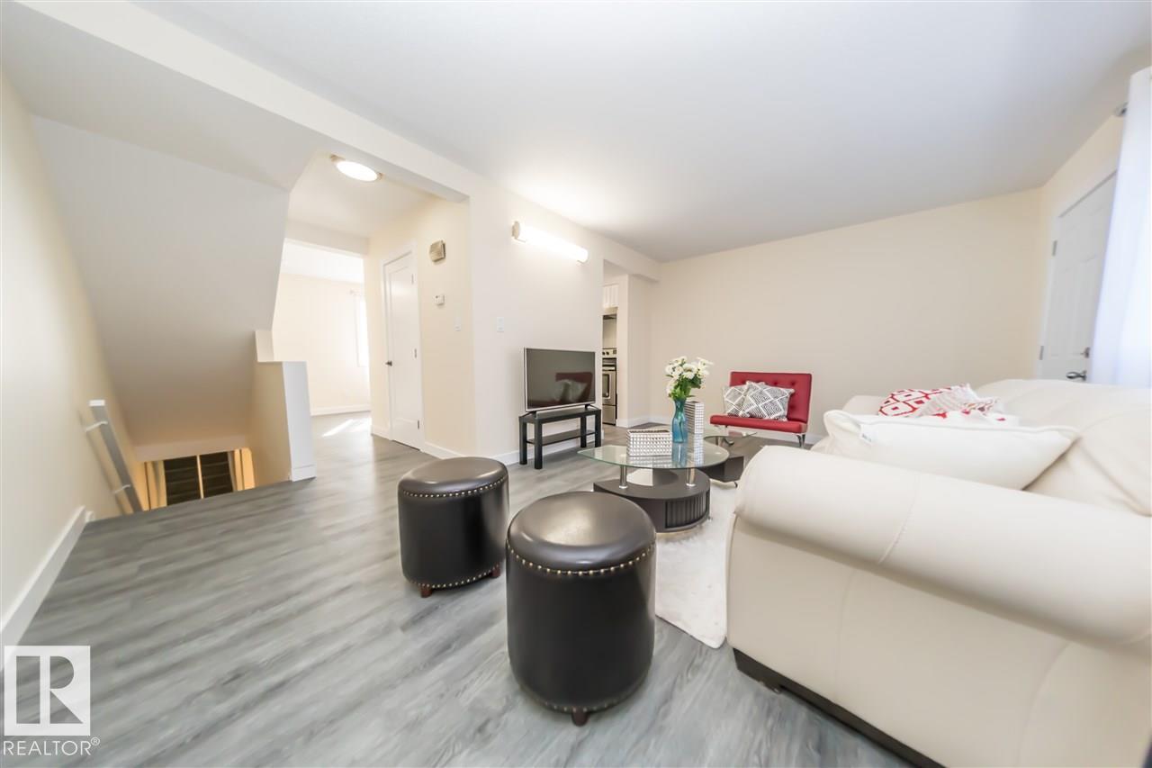 692 ABBOTTSFIELD RD NW