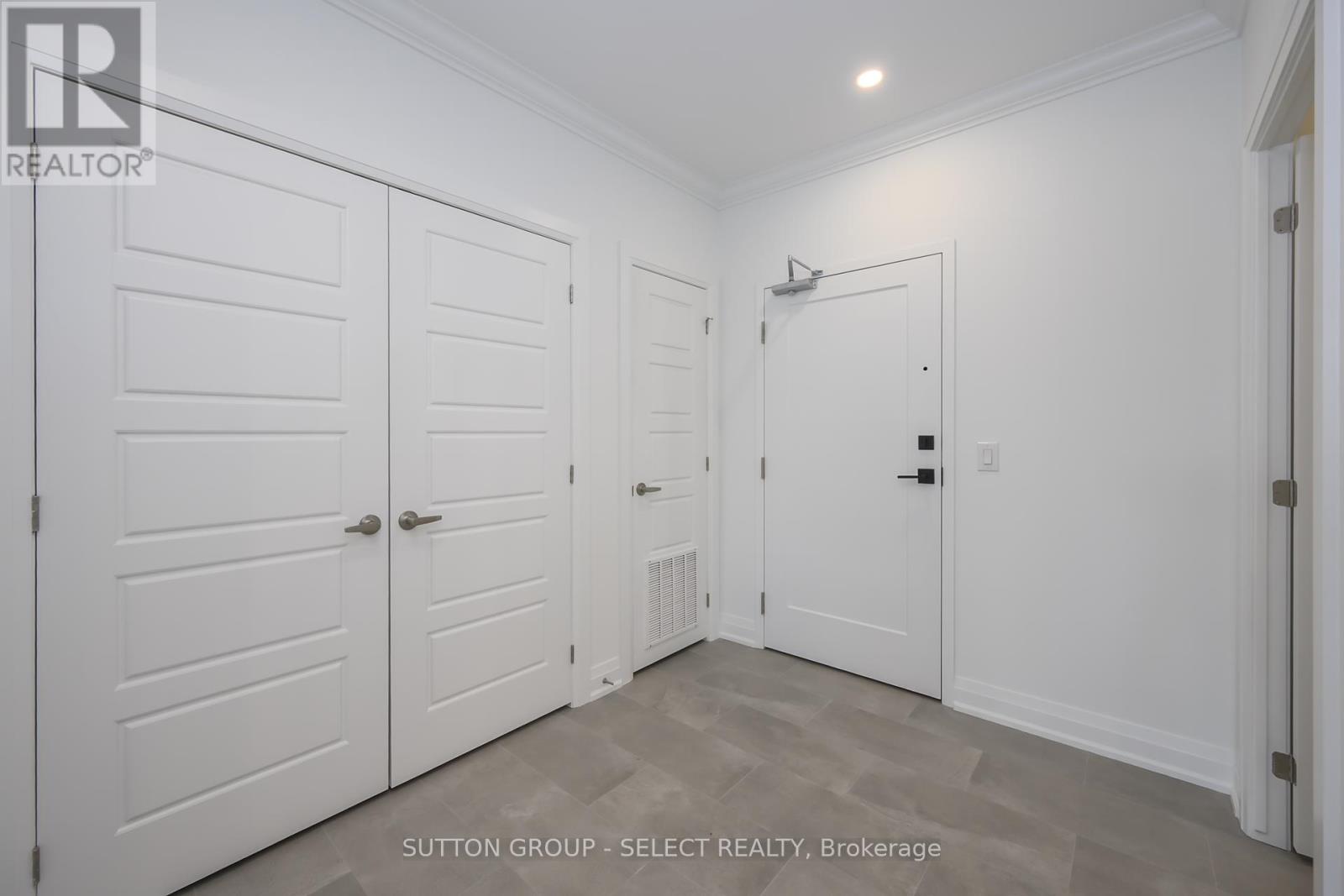 207 - 1975 FOUNTAIN GRASS DRIVE