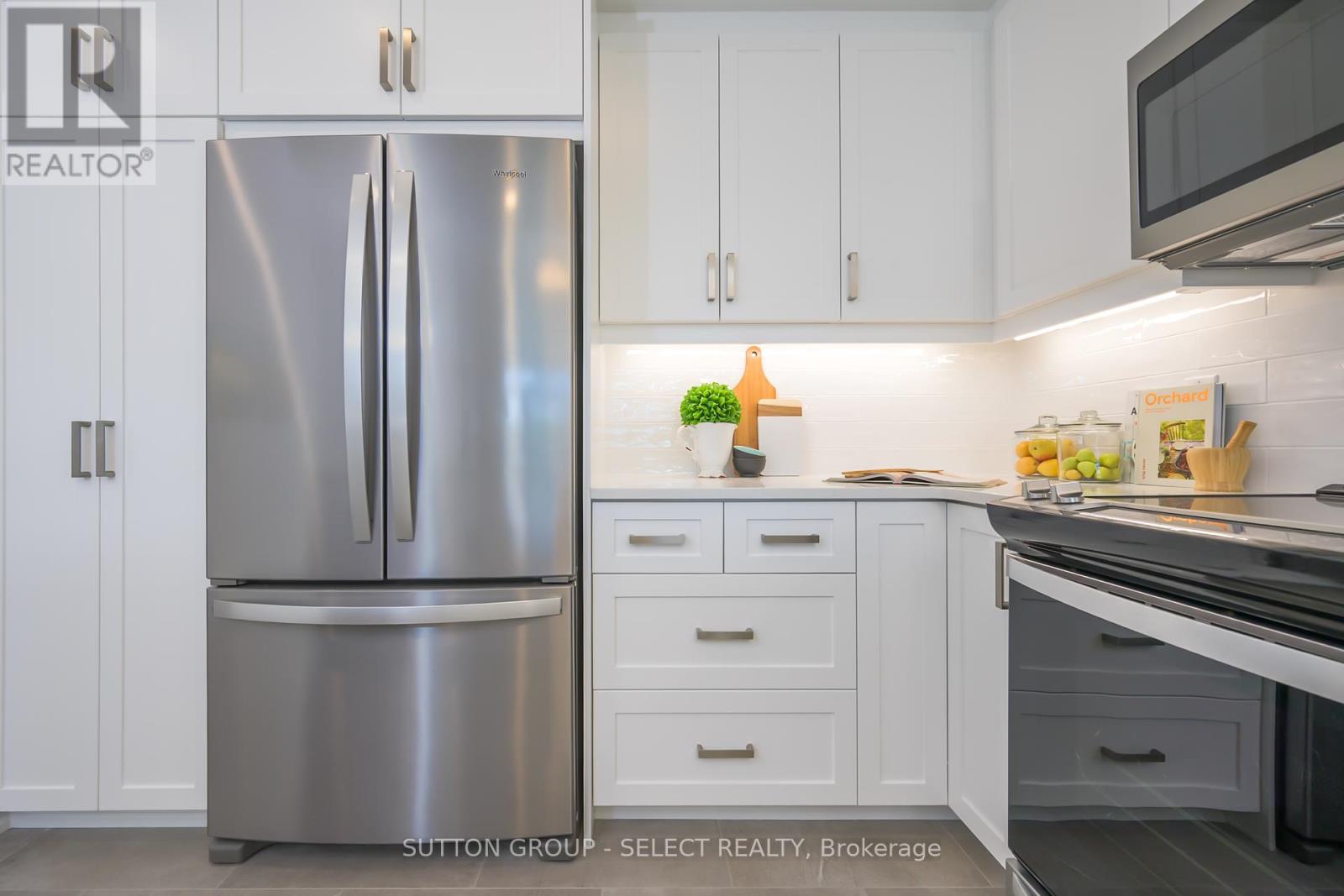 207 - 1975 FOUNTAIN GRASS DRIVE