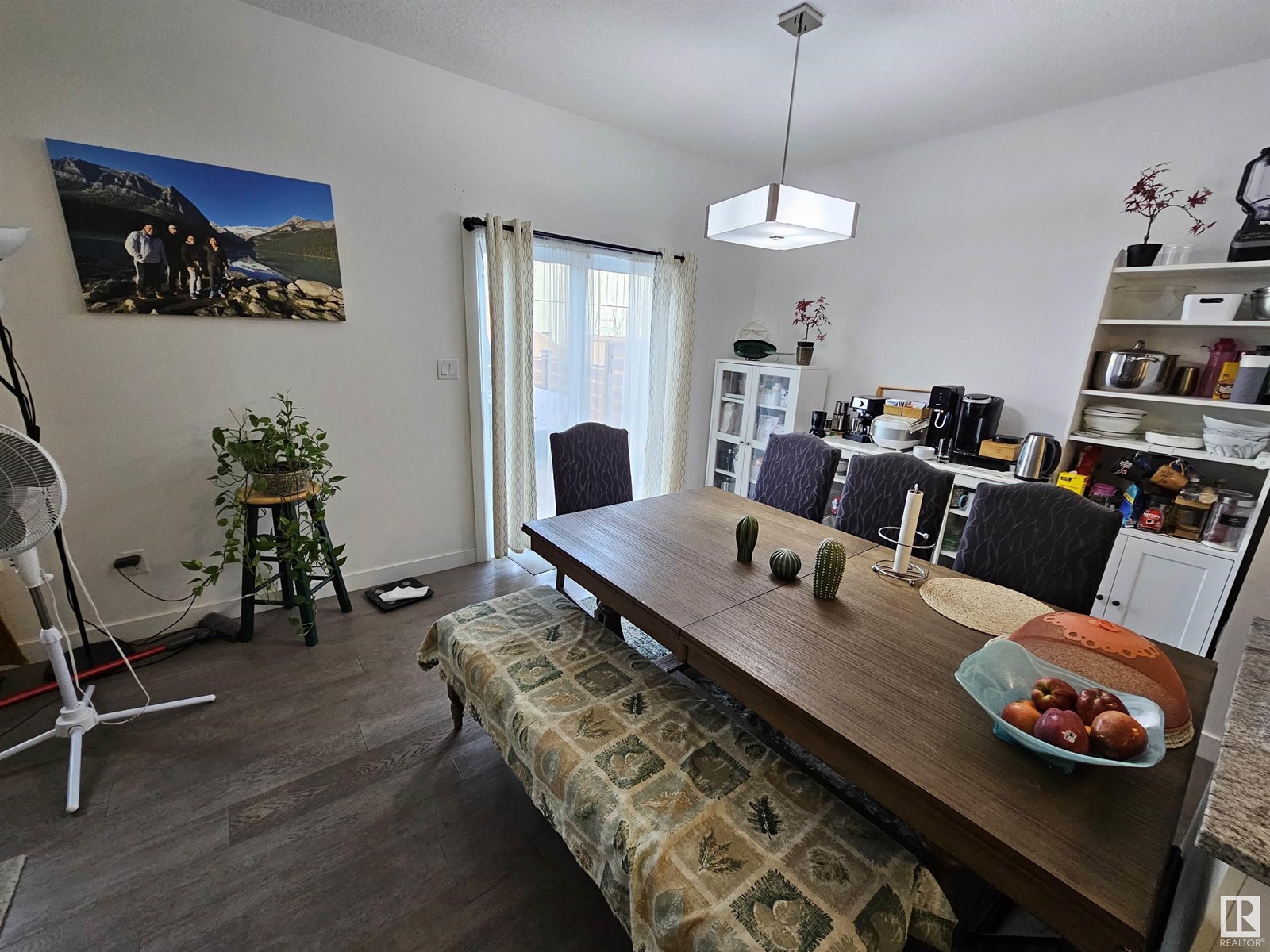 1124 152 AV NW