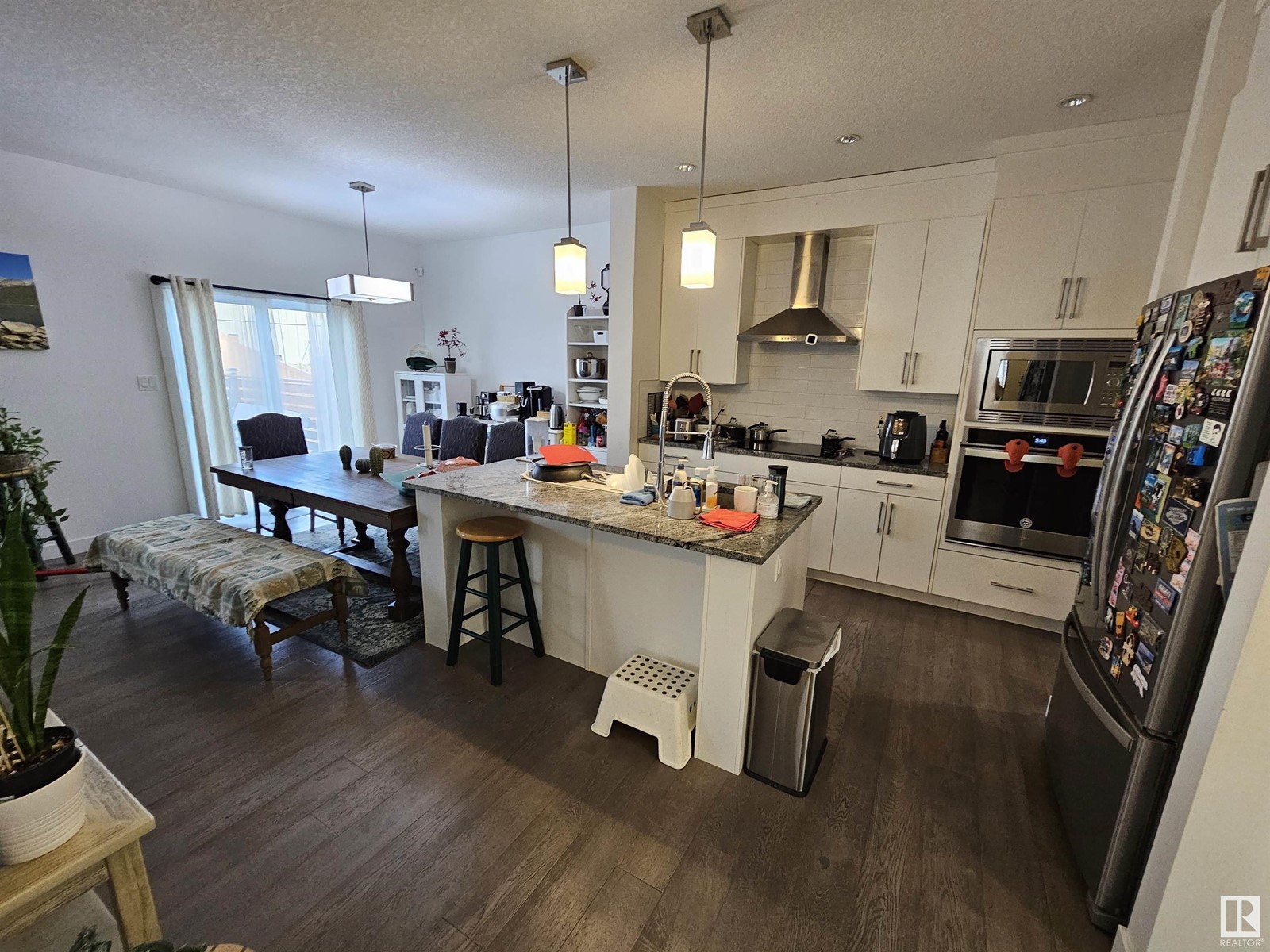 1124 152 AV NW