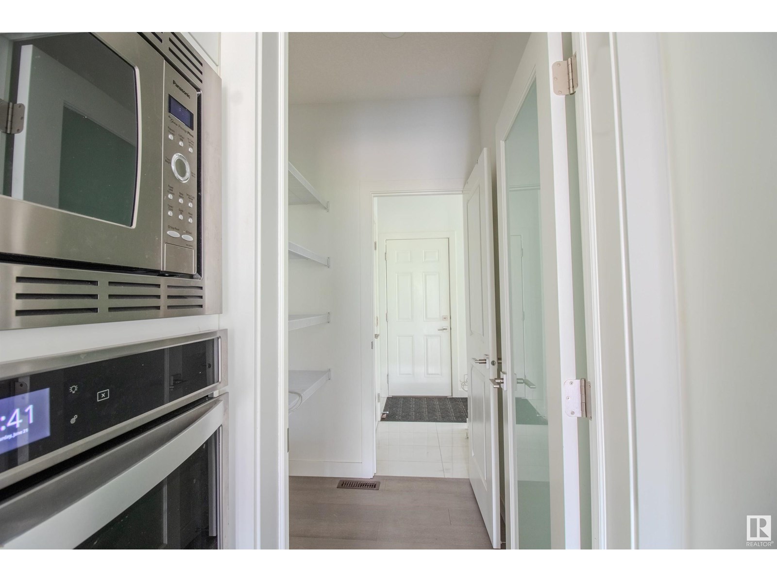 1124 152 AV NW
