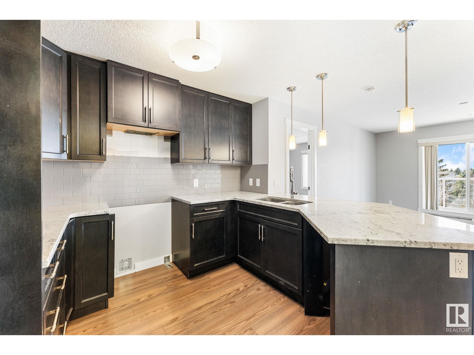 #303 2229 44 AV NW