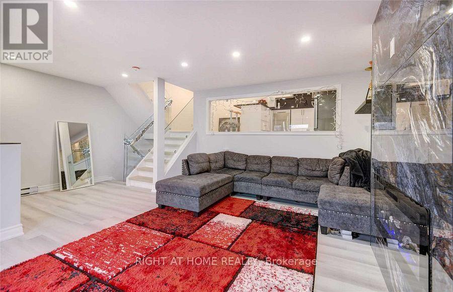 24 SPRINGFAIR AVENUE