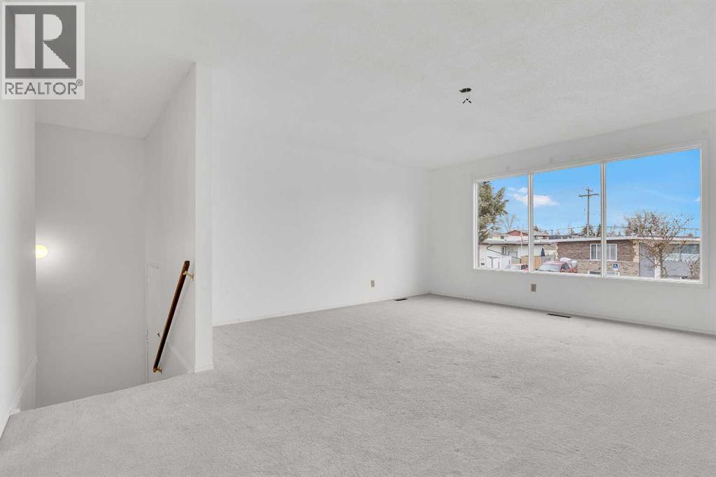 2948 Doverville Crescent SE