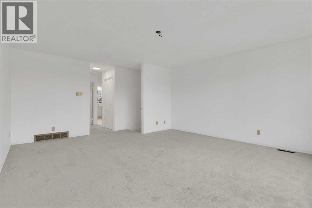 2948 Doverville Crescent SE