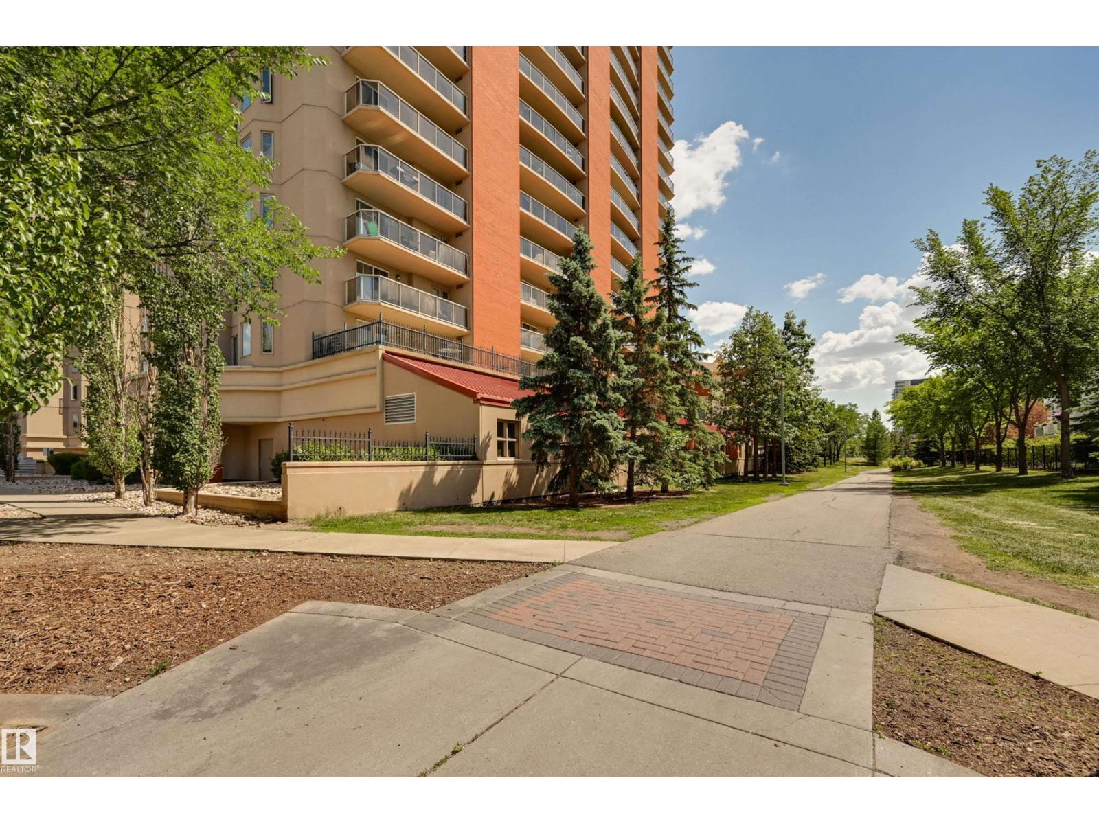 #306 10909 103 AV NW