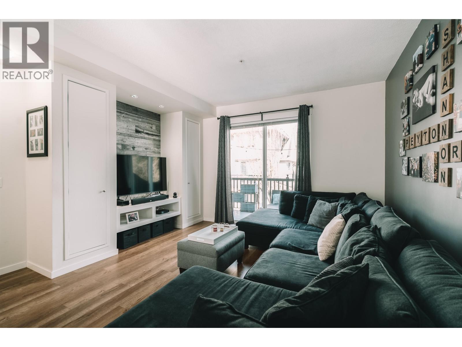 136 2418 AVON PLACE