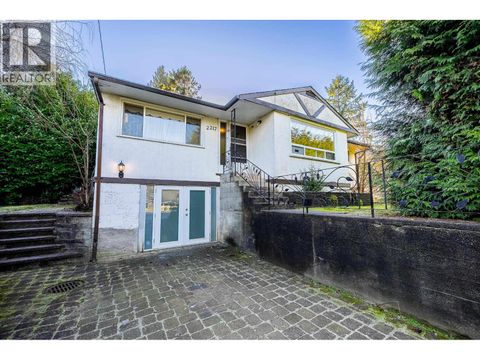 2217 CLARKE STREET Port Moody BC V3H1Y6