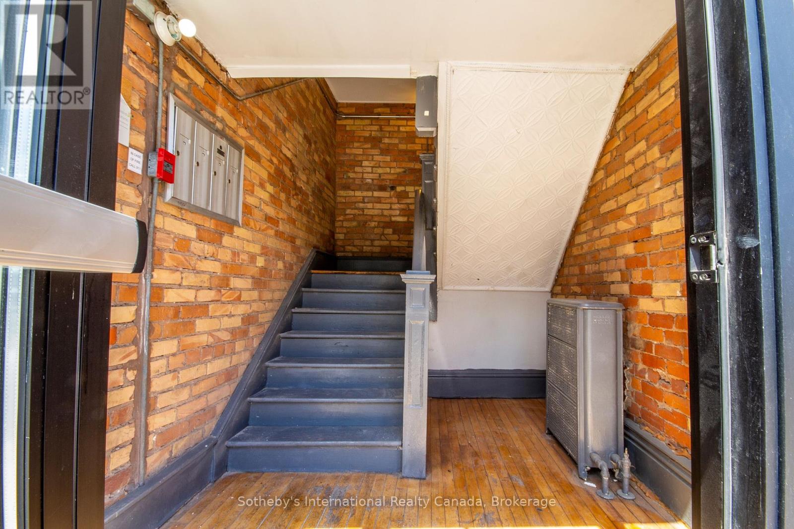 477 KING STREET E