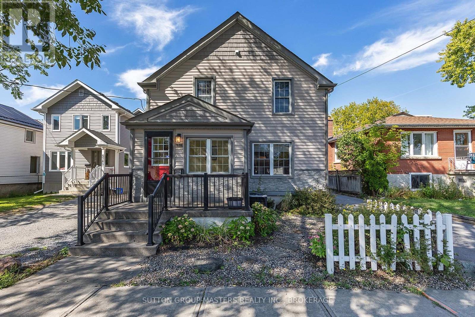 580 MACDONNELL STREET