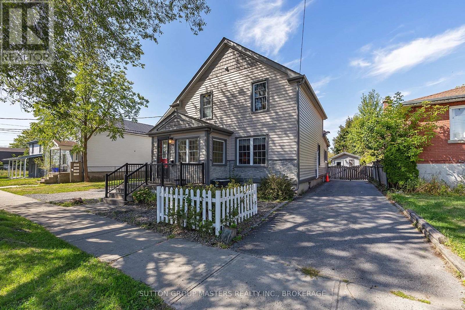 580 MACDONNELL STREET