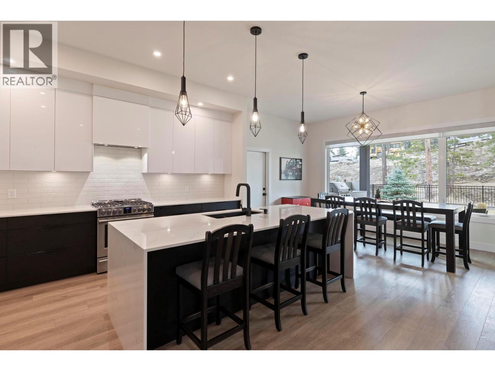 10245 Beacon Hill Drive