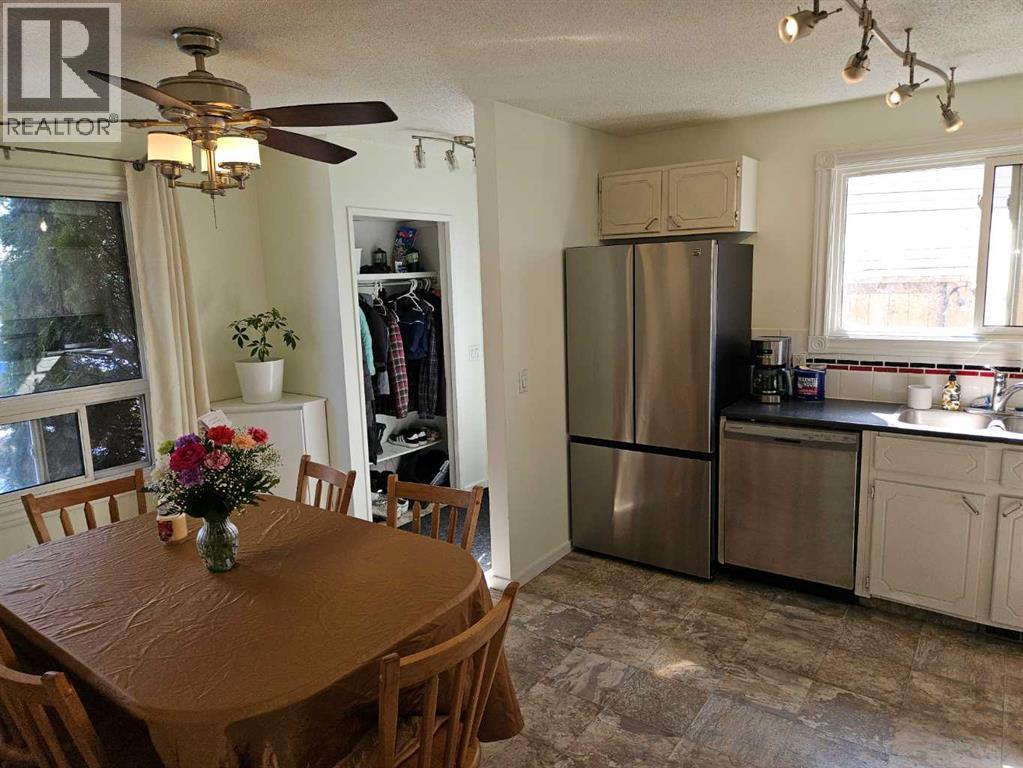 60 Erin Croft Place SE