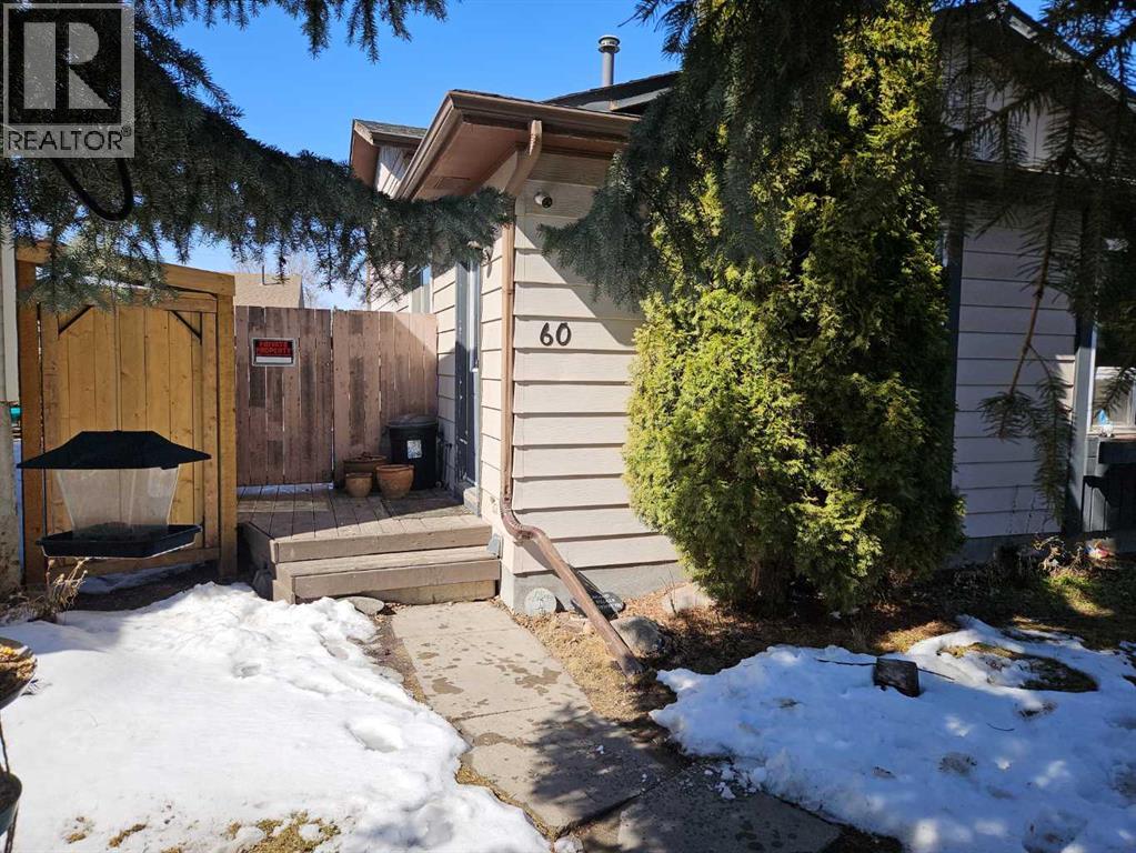 60 Erin Croft Place SE