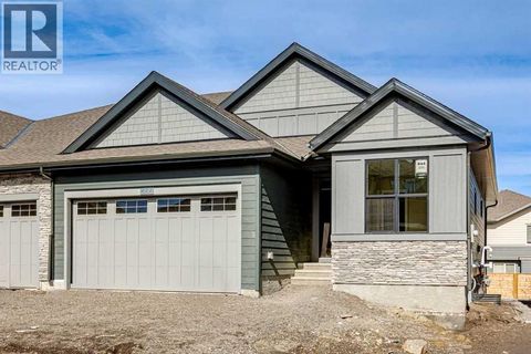 644 Shawnee Terrace SW Calgary AB T2Y0X5