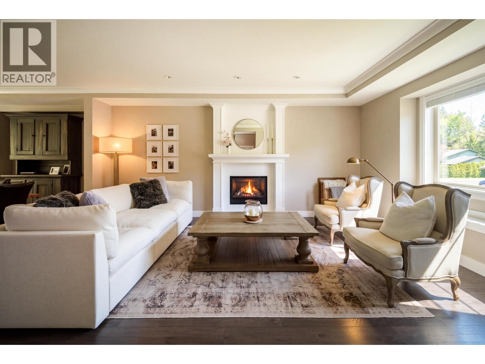 1422 MAPLE CRESCENT