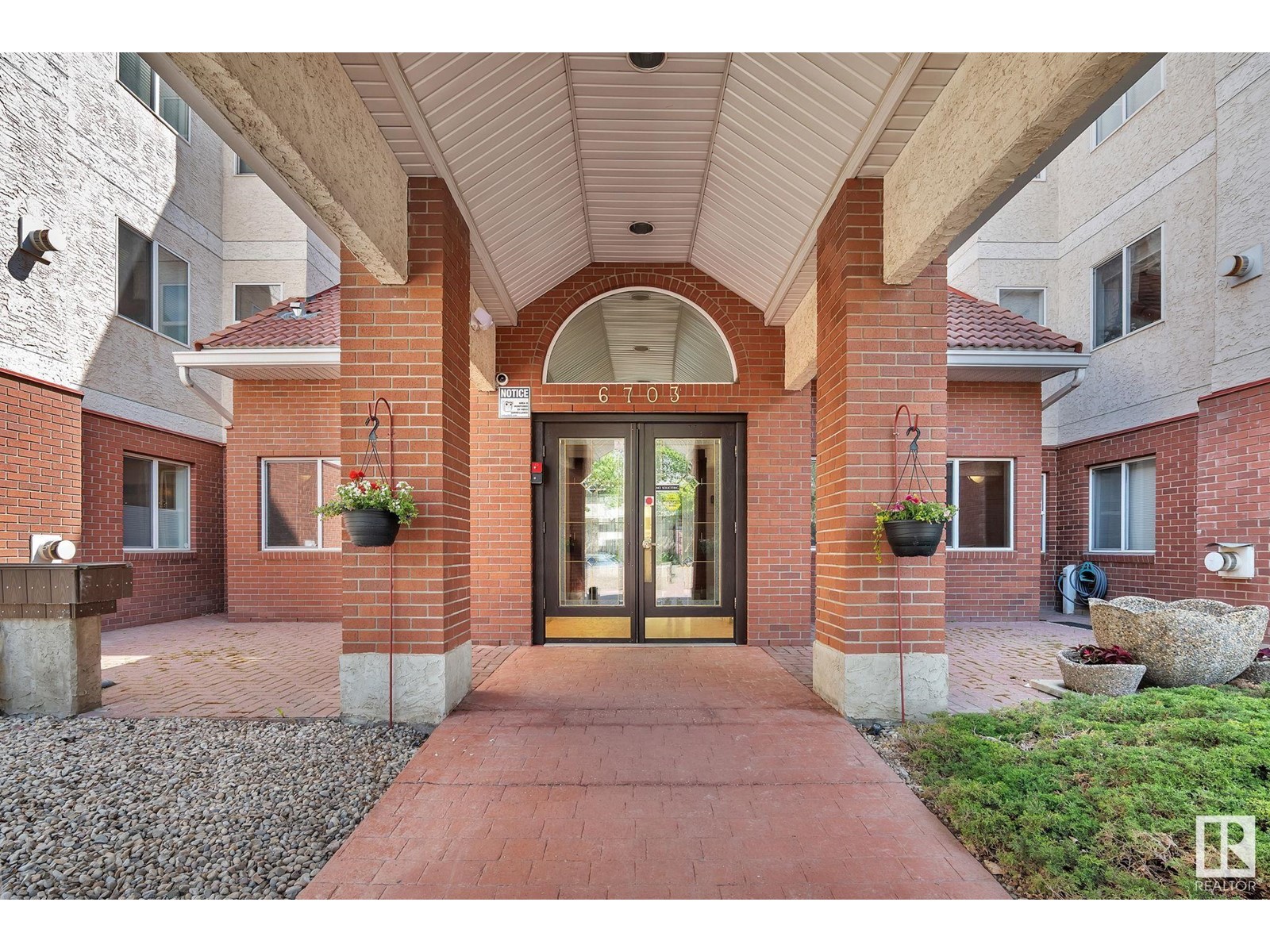 #407 6703 172 ST NW