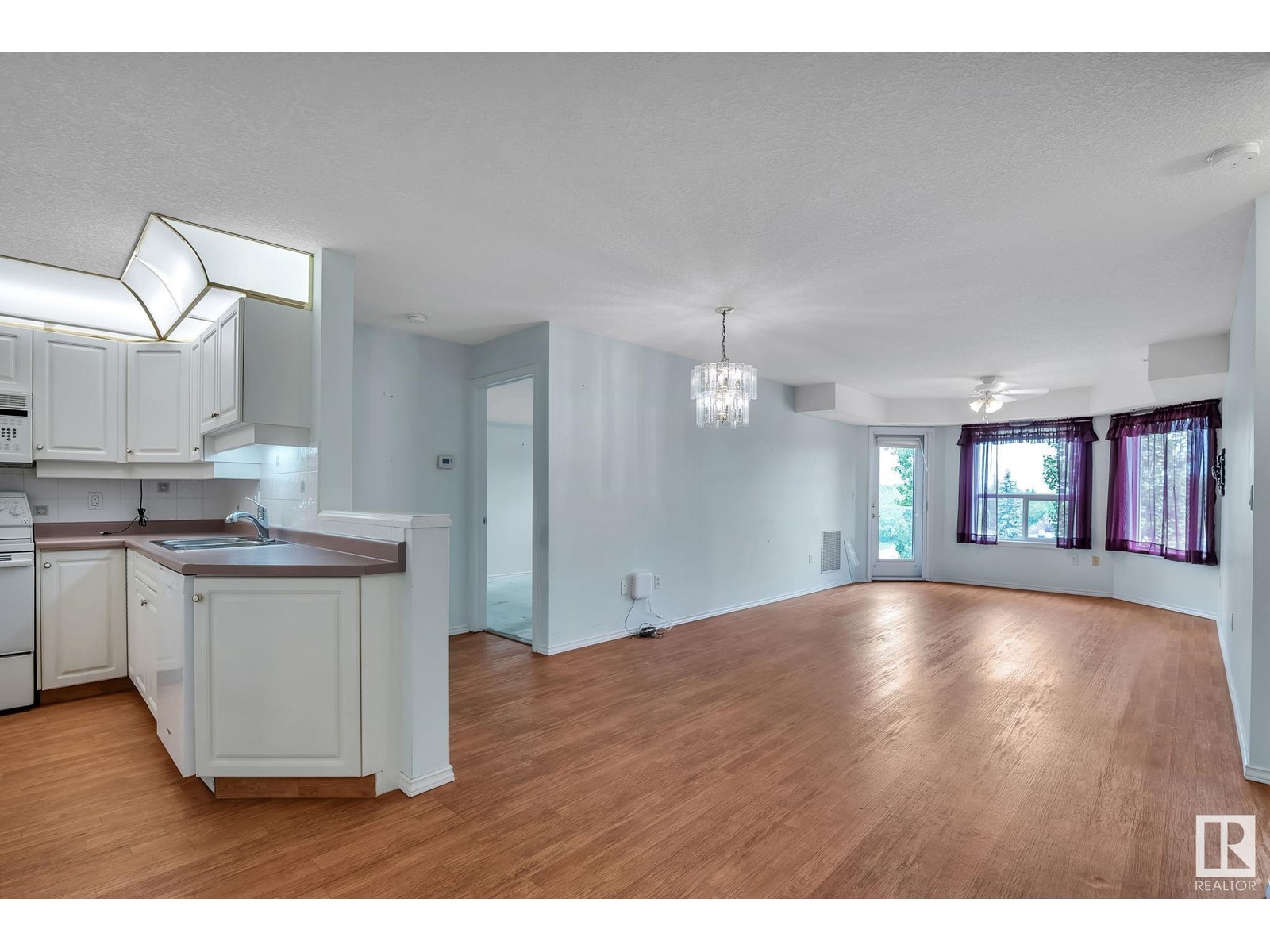 #407 6703 172 ST NW
