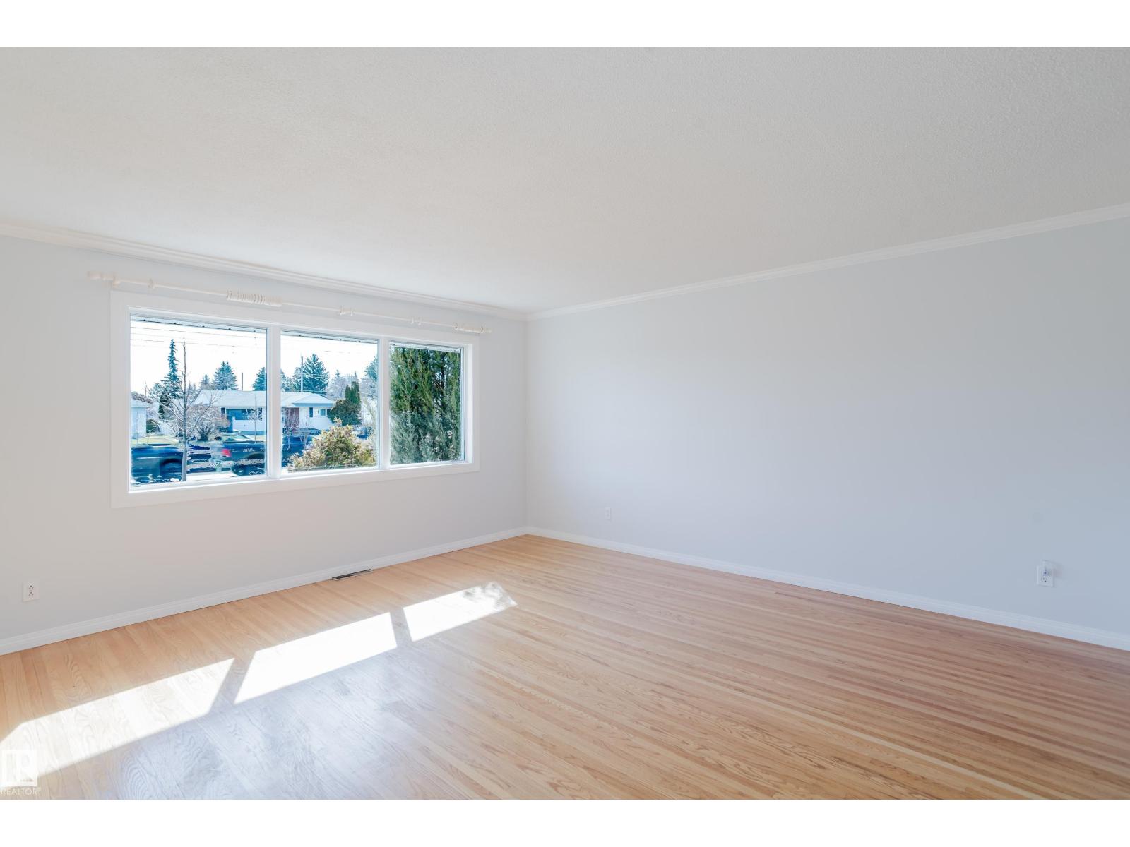 7108 83 ST NW