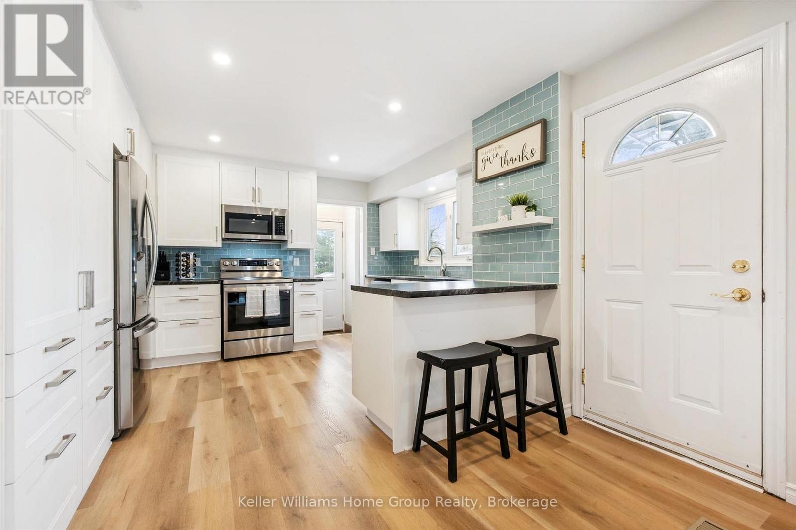 23 HASTINGS BOULEVARD