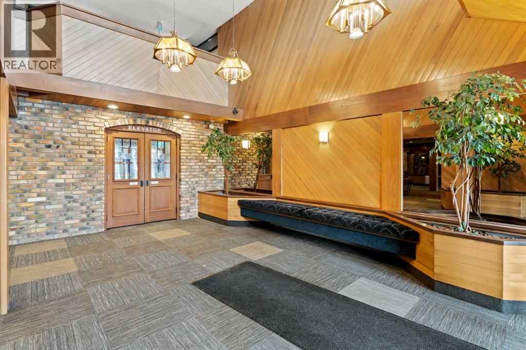 201, 3719C 49 Street NW