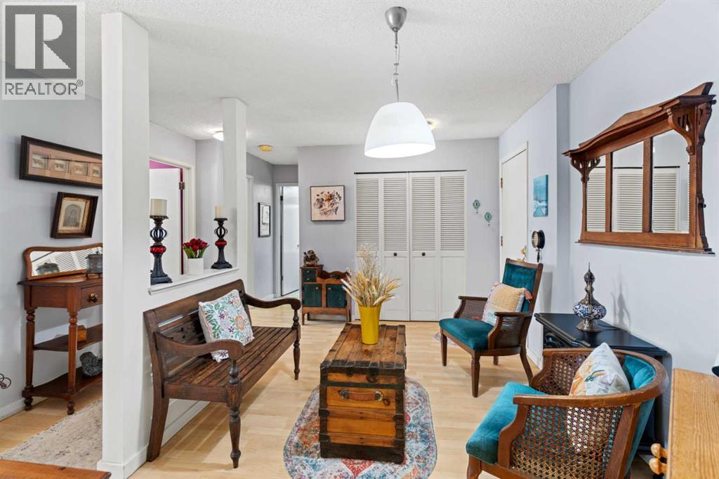 201, 3719C 49 Street NW