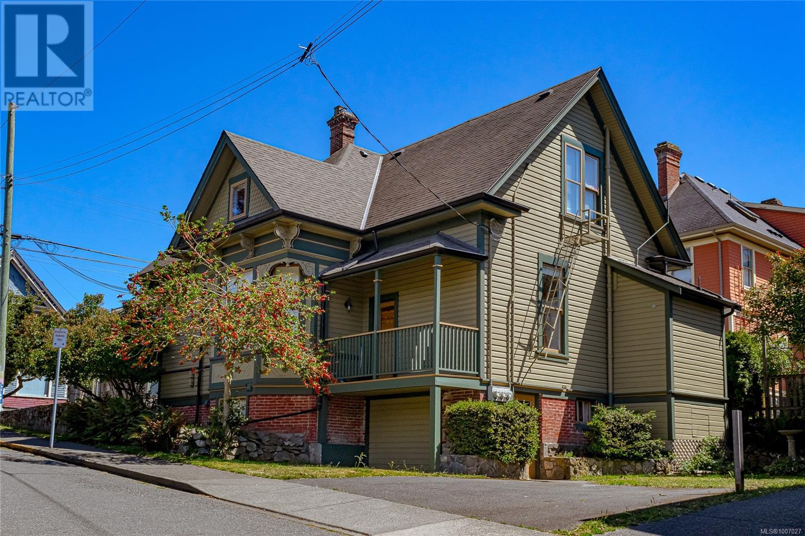 1422 Fernwood Rd