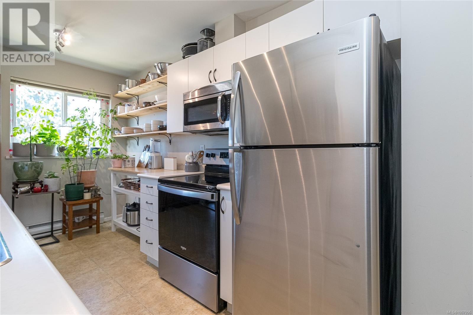 403 1028 Balmoral Rd