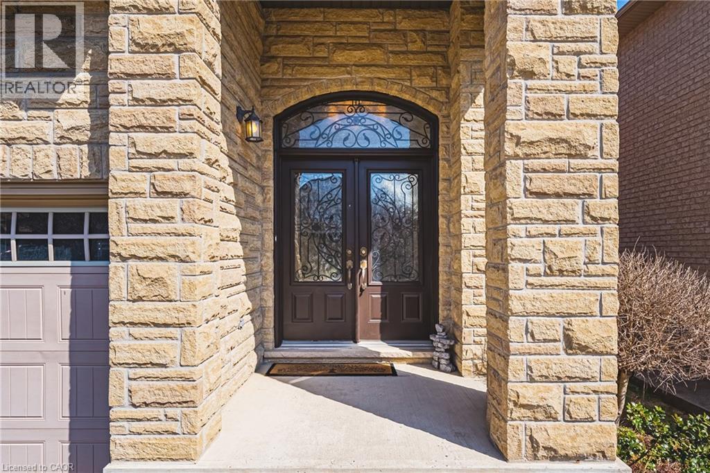 405 VALRIDGE Drive
