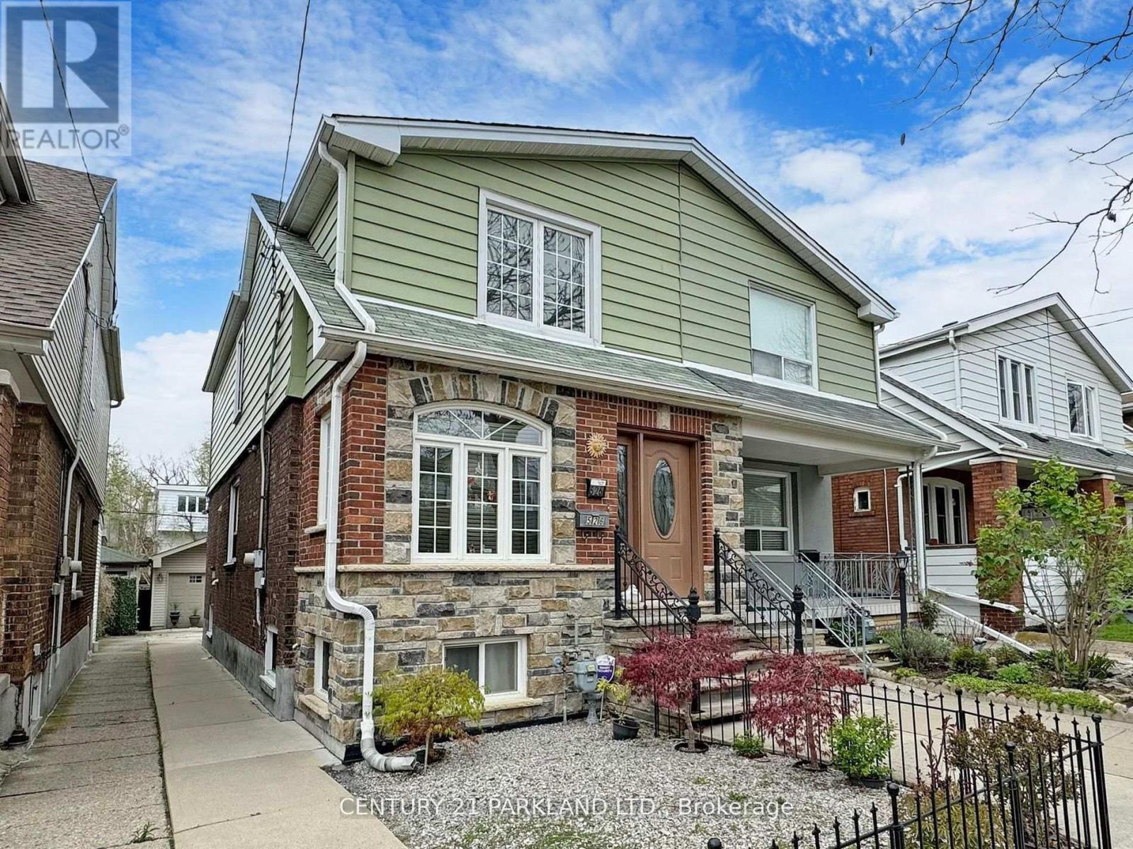 526 MILVERTON BOULEVARD