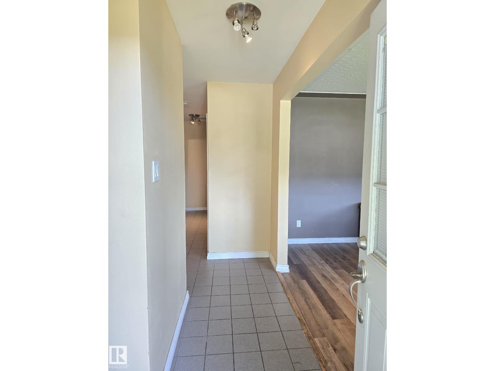 9616 63 AV NW