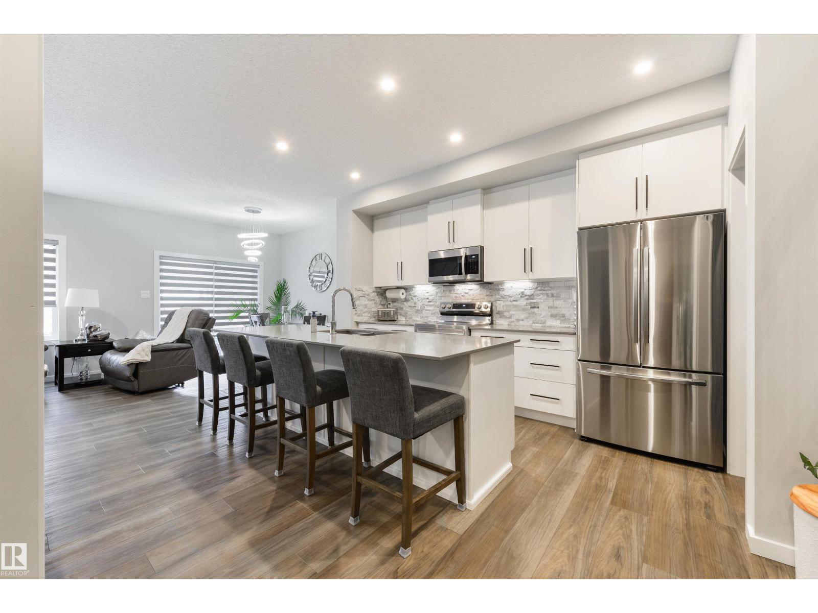 27 PROSPECT PL