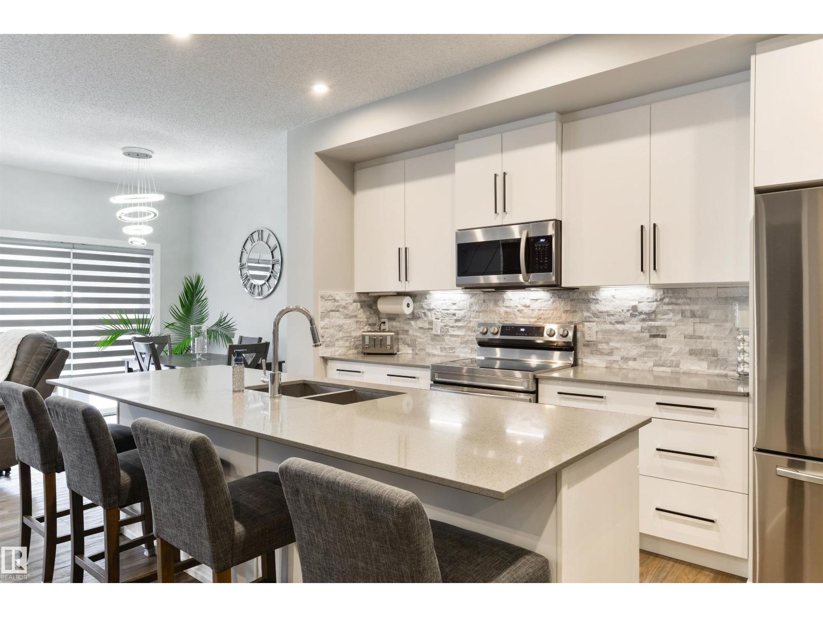 27 PROSPECT PL