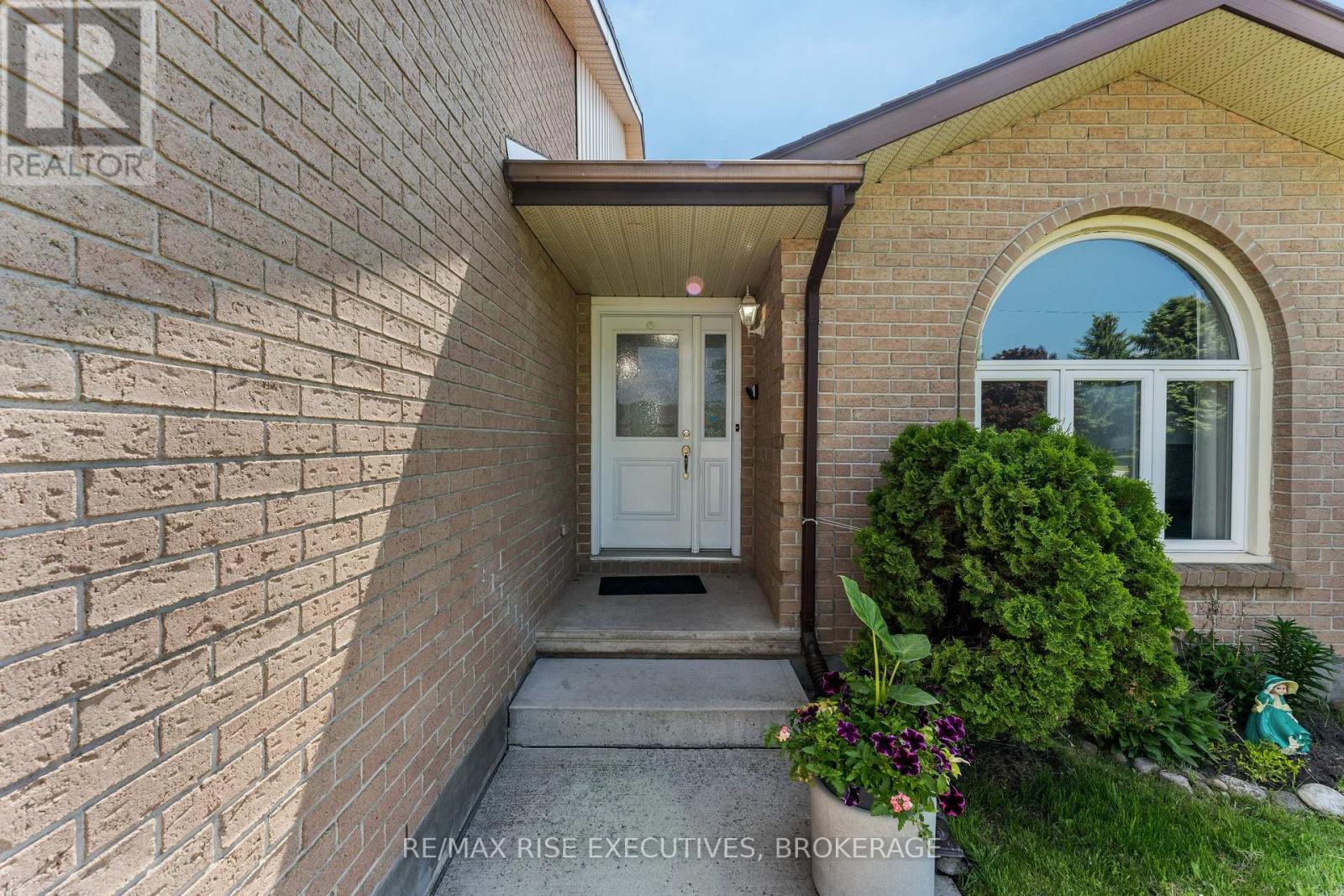 656 RIVERMEADE AVENUE