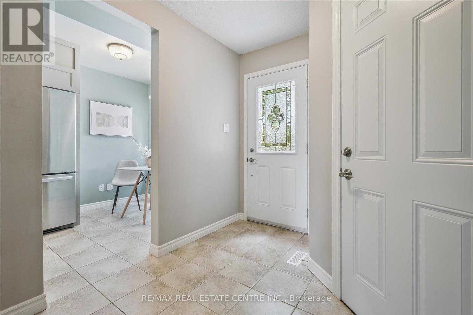 4 - 375 KINGSCOURT DRIVE