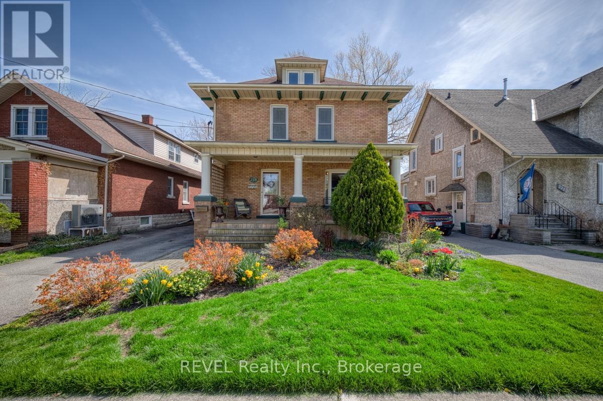 218 KENT STREET