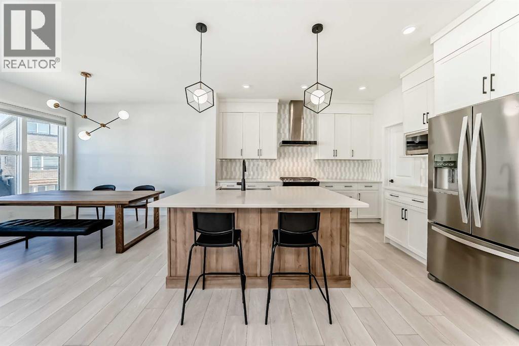 392 Carringvue Place NW