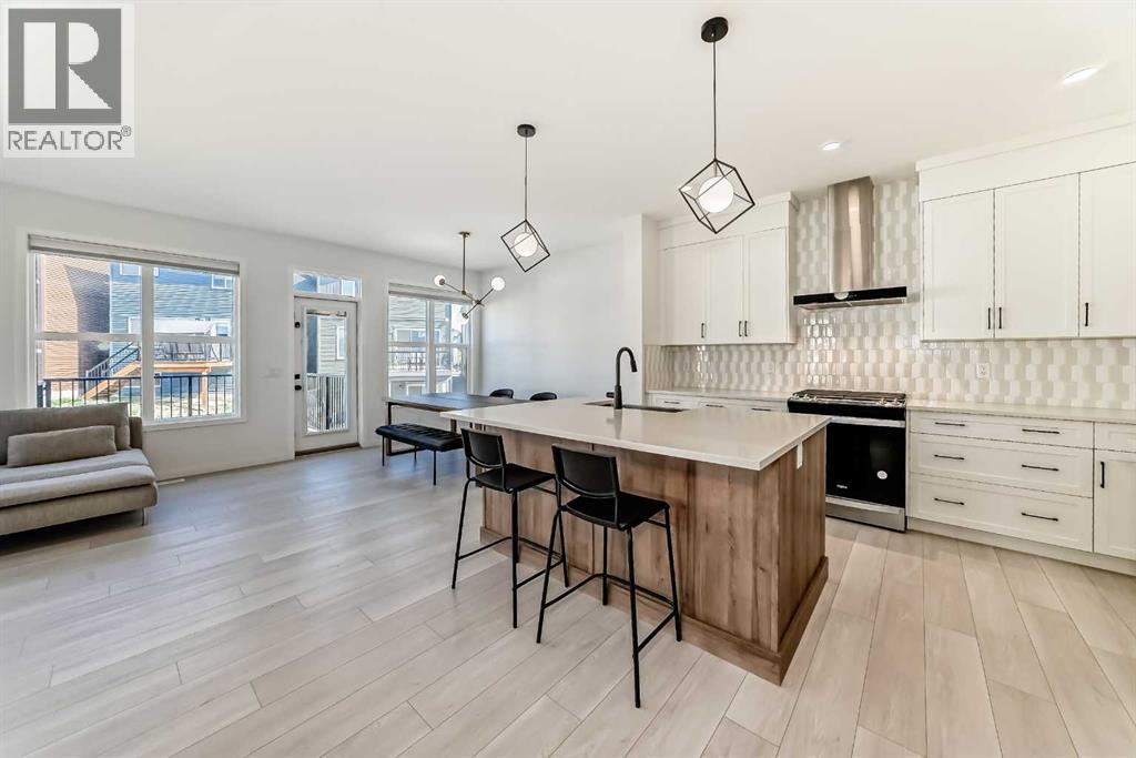 392 Carringvue Place NW