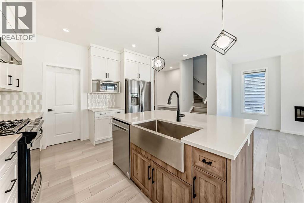 392 Carringvue Place NW