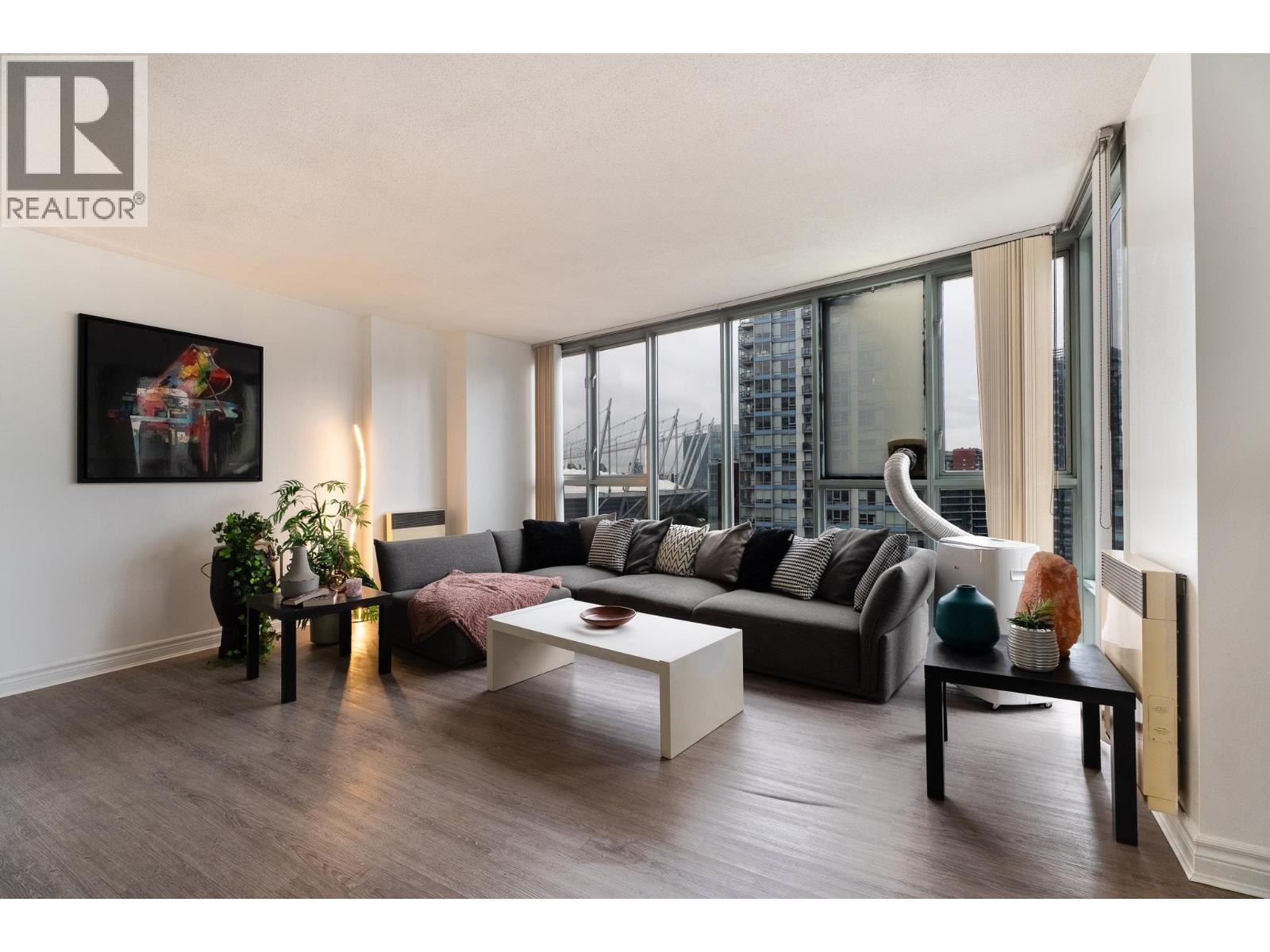 2102 930 CAMBIE STREET