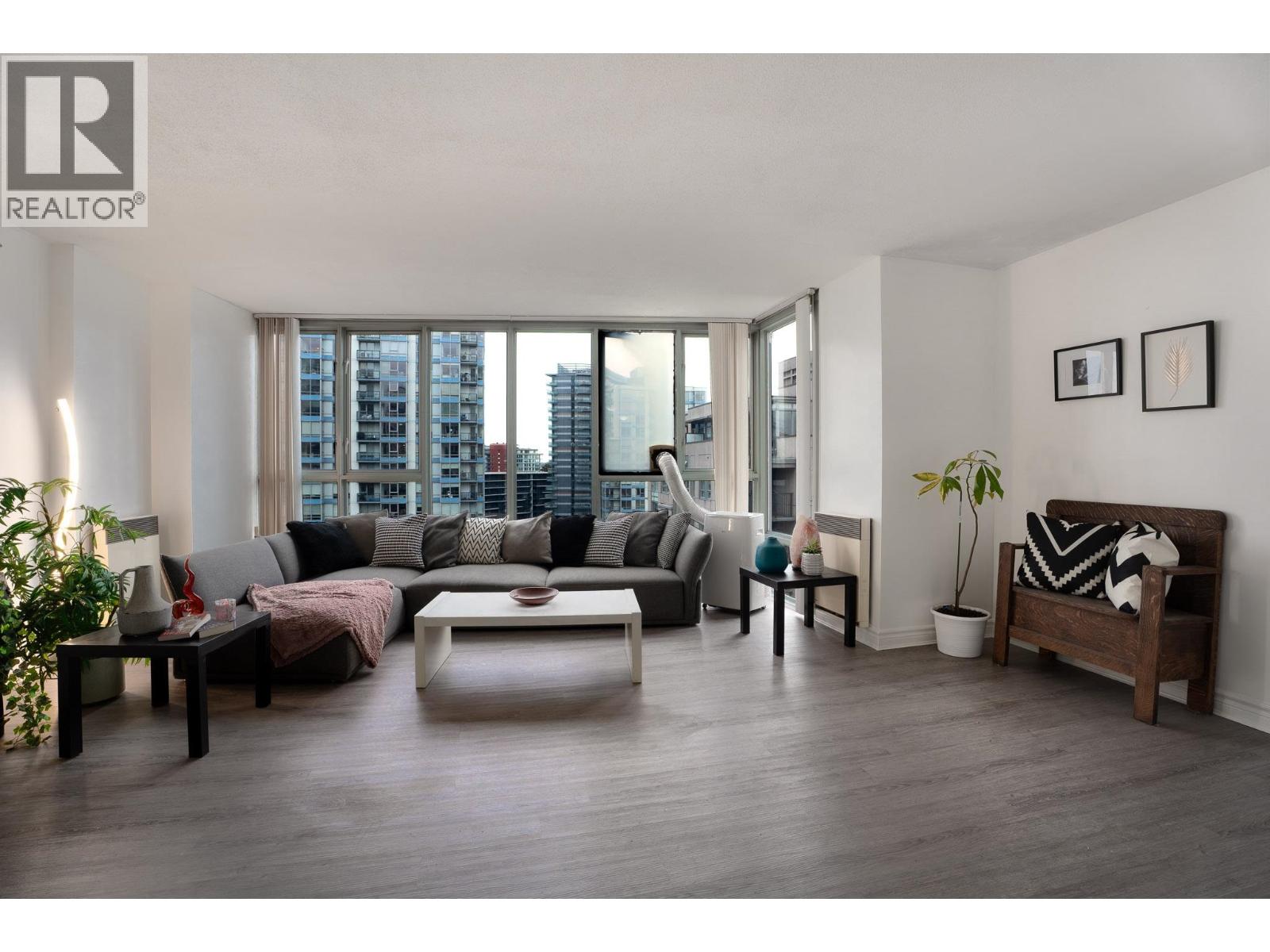 2102 930 CAMBIE STREET