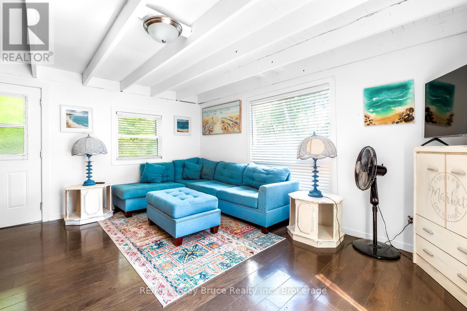 1106 KING EDWARD AVENUE